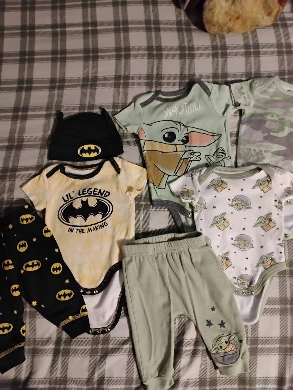 Baby Boys' Batman & The Child One-Piece Bodysuit Set - Grey, Black, Yellow